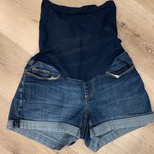 Very comfy very cute maternity shorts